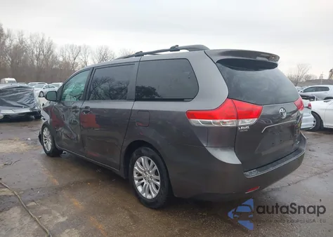 2011 Toyota Sienna Xle V6 z USA, uszkodzony, nr VIN 5TDYK3DC6BS021969